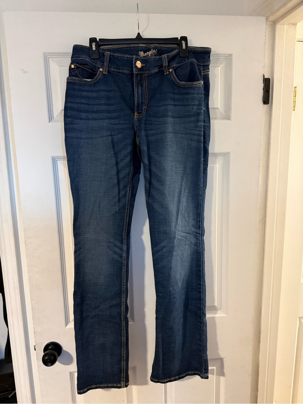 Wrangler Women's Boot Cut Jeans in Dark Blue Wash
